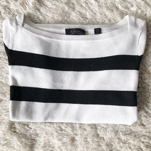 👋 Sale 😻 Black & White Short Sleeved Knit Top